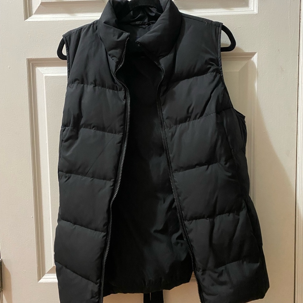 Women's Black Puffer Vest